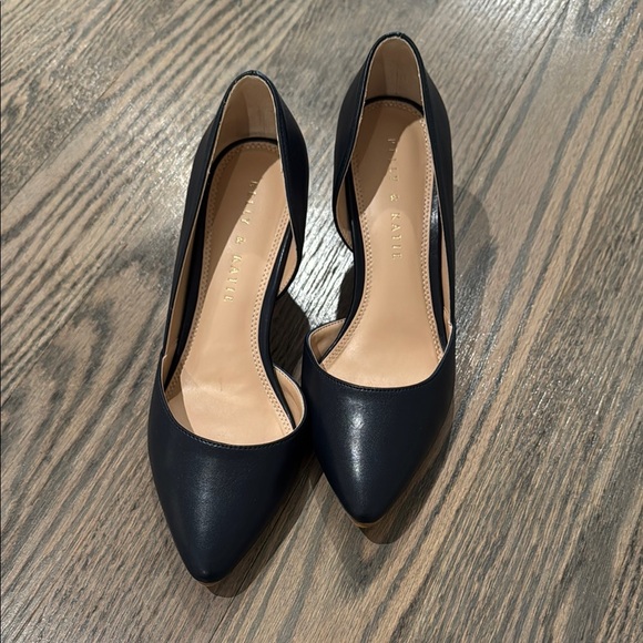 Elegant Navy Wedge Pumps - Picture 1 of 5
